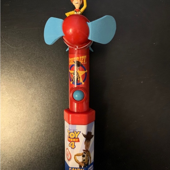 Toy Story 4 Woody Candy Fan ( No Candy Included) - Picture 7 of 8